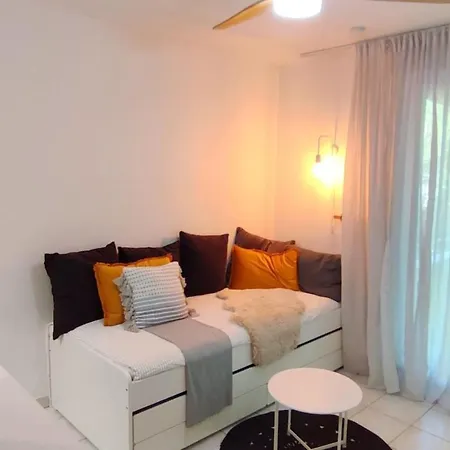 Ravas Climatisé Terrasse Proche Commerces Apartamento *