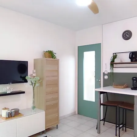 شقة Ravas Climatise Terrasse Proche Commerces *